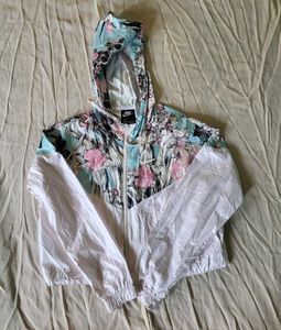 Nike Crop Windjetter Jacket
