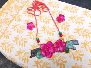 Floral Necklace Set
