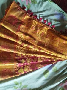 Pattu Saree With Good Type Zari Border