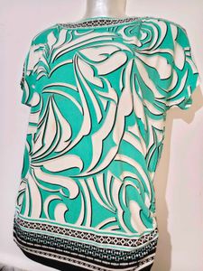 🎄Buy 1, Get 1 Free🎁Size M/ L Patterned Top