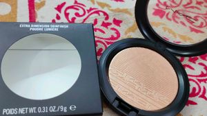 Mac Highliter Extra Dimension Skin finish