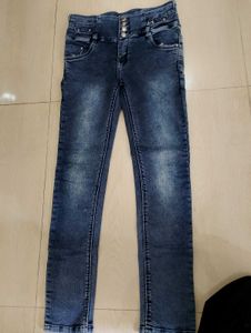 Stylish High-Waisted Jeans