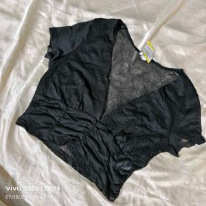 I. Chic Black Crop Top