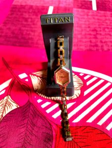 Titan GOLDEN WATCH