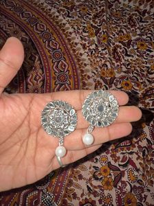 chokar with earing