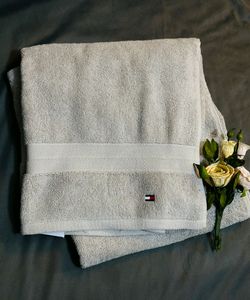 Tommy Hilfiger ultra Soft Towel Orginal MRP- 8000/