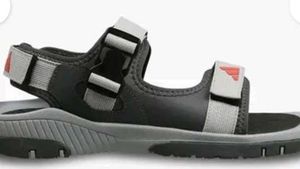 Adidaz Opez Sandal UK 9 New Condition