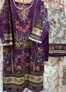 Elegant Black &amp; White Embroidered Suit