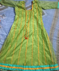 Green Embroidered Kurta