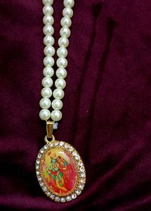 Pearl Beaded Pendant Necklace