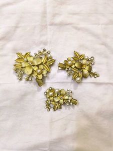 Vintage Gold Floral Hair Clips