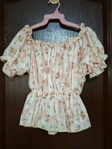 Floral Off-Shoulder Top(unused)