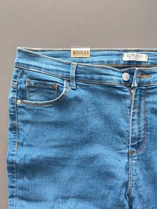 Light Wash Cropped Jeans