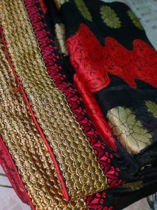 💥 Price Drop💥Black And Red Saree Only