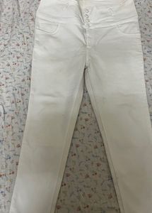 White High-Waisted Jeans