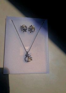 Pendent Set