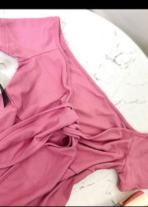 PINK FRONT BOW TOP 💕