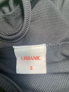 URBANIC croptop black, size small