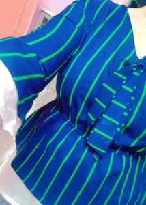 Cinched Waist Top!!! Beautiful Women&#39;s Top!!!