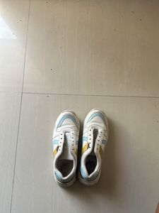Used Fashion Sneakers