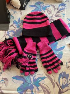 Cap Muffler And Gloves Set