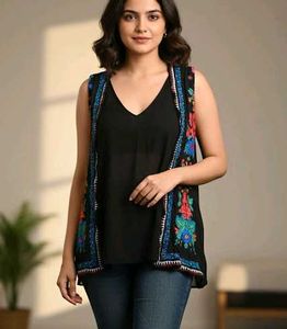 Sleeveless short Jacket😻