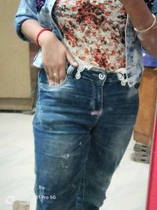 Lotus Skinny Jeans 🪷