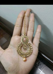 Elegant Gold Toned Earrings And Mangtika