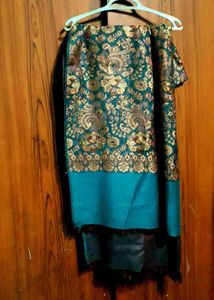 SHAWLS