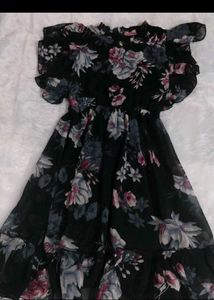 Black Floral Top 🖤