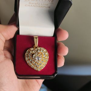 Price Drop 🥳Heart Stone Locket