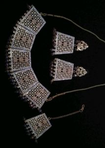 Pink N Golden Necklace Set  With Mangtika