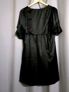 Elegant Black Silk Midi Dress