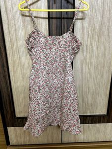 Pretty Pink Floral Dress 🎀🤍