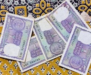 Very Rare 1980 Rs-“1” 5 notes,Good condition