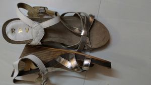 Very Pretty, Nice And Comfortable Platform Heels And Totally New In Condition Grab Fast
