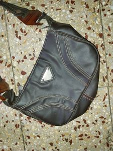 Hand Bag With Beautiful Sling