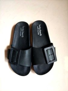 Black Flipflops All Season
