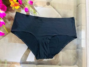 Black Seamless Stuff Penty