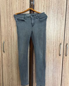 Levi’s Charcoal Black Skinny Fit Jeans – Size 28