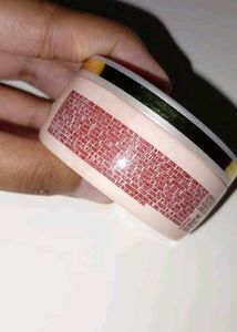 Lakme Seal Packed Moisturizer For Coins