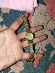 Elegant Gold Women's Watch