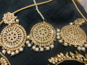 Gorgeous Gold-Tone Jewelry Set