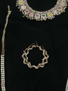 Necklace Set 3 one..earring free look voice new