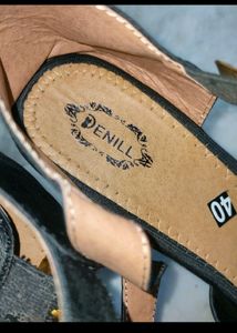 Brand New DENILL BLACK Heels 👠 40 Size