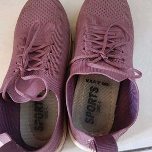 Casual mauve sneakers