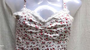 ZAFUL CUTE FLORAL TOP