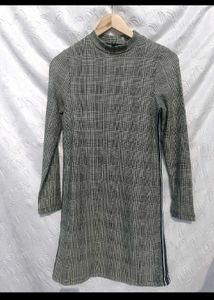 H &amp; M Gray Plaid Long Sleeve Dress