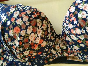 Women&#39;s Pushup Heavly Paded Bra...underwired