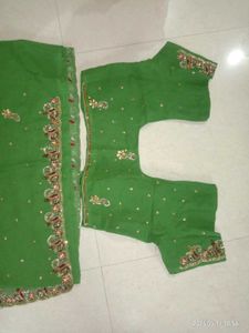 Dark Green Saree With Blouse